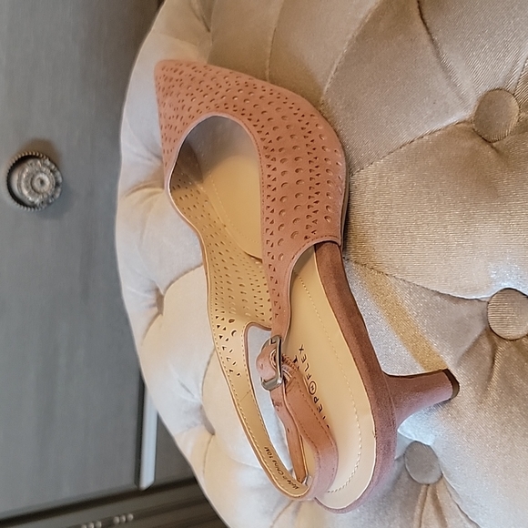 ALFANI Brezee Dusty Mauve Laser Cut Out Heel - Picture 4 of 6